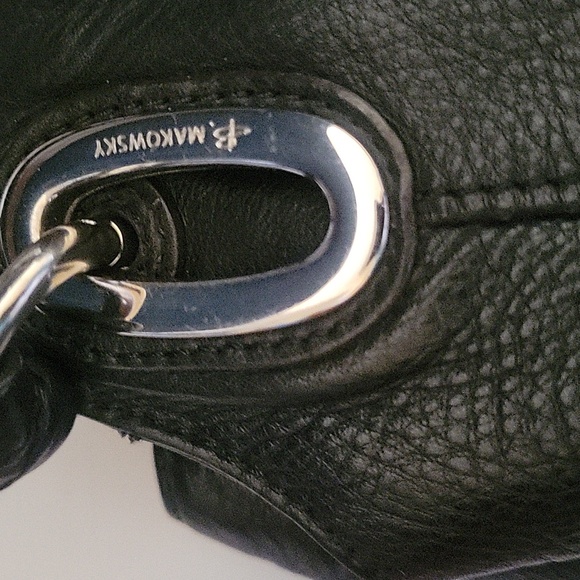 Black Women's Leather Tote Shoulder Bag - Picture 6 of 12